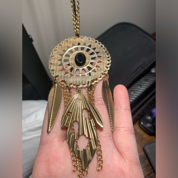 3/$30 Gold dreamcatcher design necklace - Picture 2 of 3